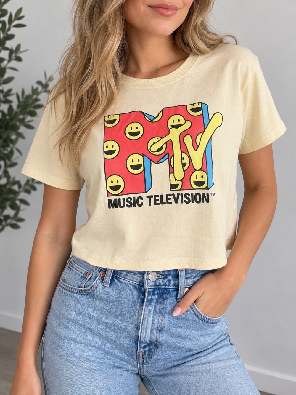 MTV Graphic Crop Top Cream Retro Music Television Size XL